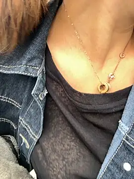 feifei 521 online show from September 9, 2025, 2:33 am