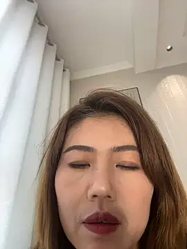 feifei 521 online show from October 26, 2025, 12:38 am