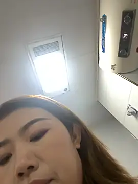 feifei 521 online show from November 8, 2025, 7:41 am