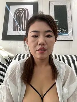 feifei 521 online show from December 15, 2025, 12:59 am