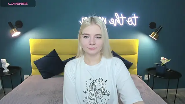 RuthBryant online show from September 20, 2025, 1:39 am