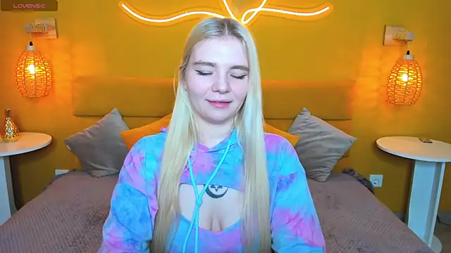 RuthBryant online show from November 9, 2025, 1:04 am