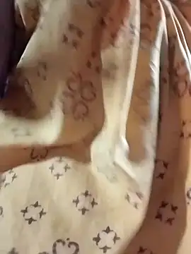 Snapshot of rani8008 chatting on September 25, 2025, 6:17 am rani8008 online show from September 25, 2025, 6:17 am