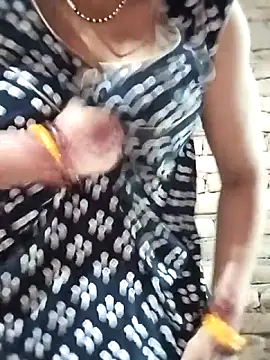 Snapshot of rani8008 chatting on October 3, 2025, 5:37 am rani8008 online show from October 3, 2025, 5:37 am