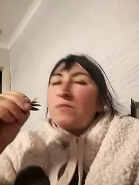 Funny Karina online show from October 28, 2025, 8:22 pm