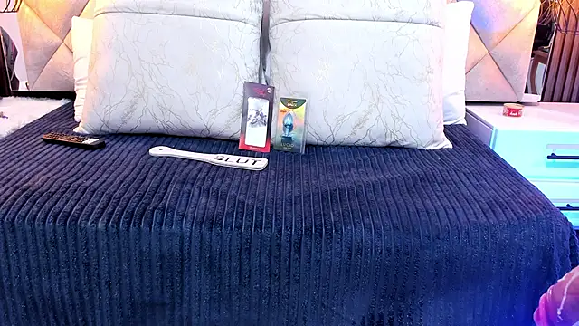 Luna Naughty1 online show from October 16, 2025, 2:18 pm