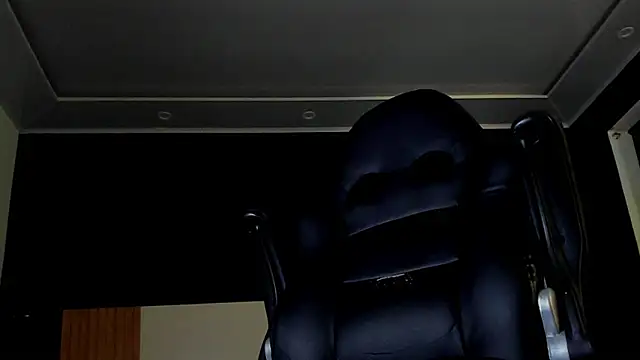 Snapshot of Damartinez27 chatting on November 26, 2025, 4:30 pm Damartinez27 online show from November 26, 2025, 4:30 pm