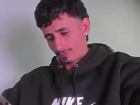 Snapshot of Damartinez27 chatting on February 26, 2026, 6:12 am Damartinez27 online show from February 26, 2026, 6:12 am