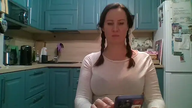 ALICAINWONDERLAND online show from December 14, 2025, 5:40 pm