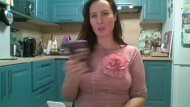 ALICAINWONDERLAND online show from December 19, 2025, 6:04 pm