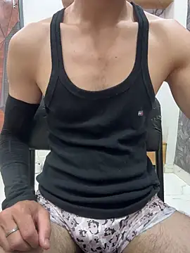 coupleyug online show from June 11, 2026, 10:35 am