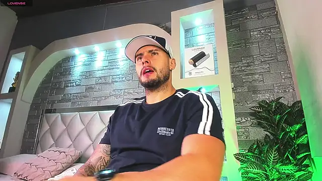 dominic de luca online show from October 10, 2025, 3:05 am