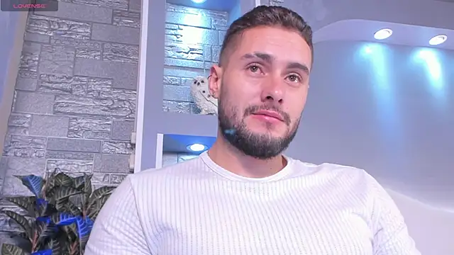 Snapshot of dominic_de_luca chatting on May 3, 2026, 3:34 am dominic de luca online show from May 3, 2026, 3:34 am