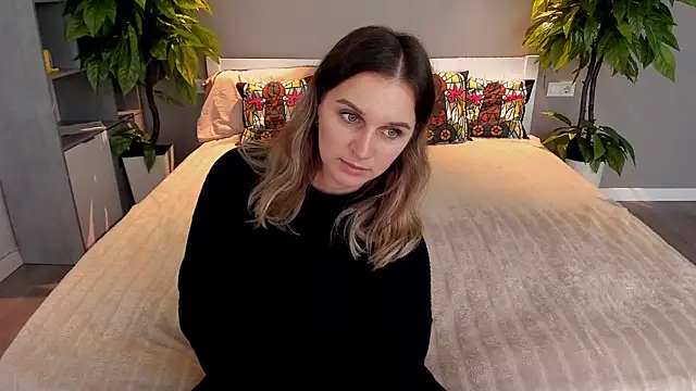 Snapshot of SofiSoft chatting on September 12, 2025, 5:29 am SofiSoft online show from September 12, 2025, 5:29 am