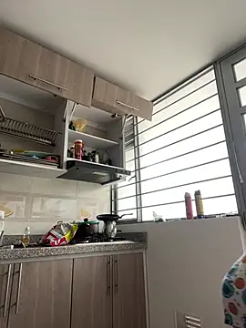 larsonbeverly online show from March 27, 2026, 6:29 pm