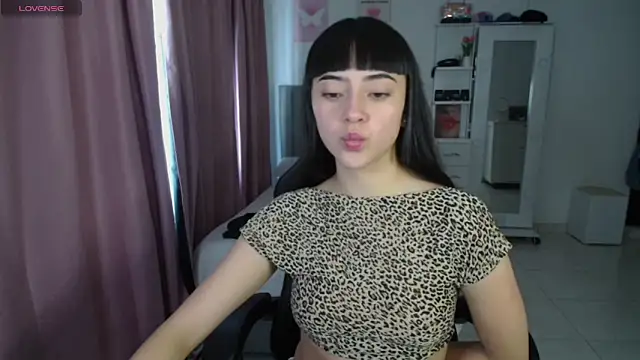 Snapshot of violetta_blackk chatting on March 20, 2026, 5:51 pm violetta blackk online show from March 20, 2026, 5:51 pm