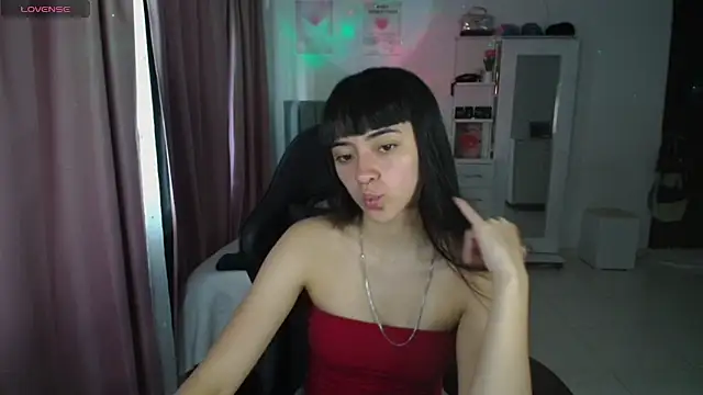 Snapshot of violetta_blackk chatting on April 28, 2026, 5:18 pm violetta blackk online show from April 28, 2026, 5:18 pm