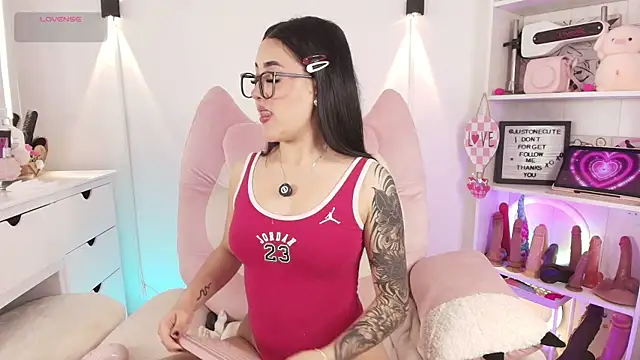 justonecute online show from June 2, 2026, 4:47 am
