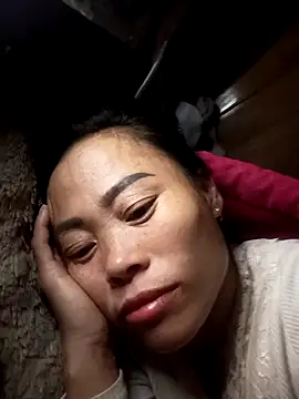 CoMay003 online show from November 18, 2025, 2:06 am