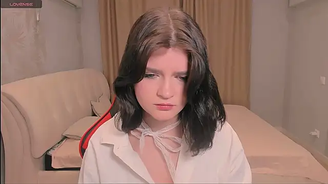 MoriGirl online show from September 15, 2025, 3:01 pm