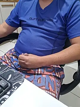 Carloskasado online show from March 11, 2026, 4:07 am