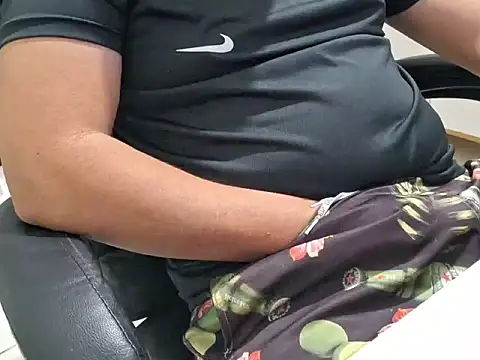 Carloskasado online show from April 10, 2026, 10:25 pm