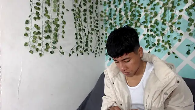 sebas boys577 online show from September 12, 2025, 1:22 pm