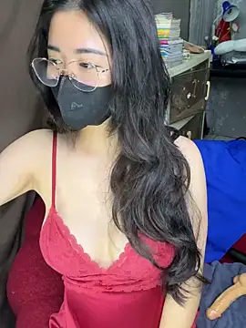 Snapshot of Voyerra_g chatting on March 16, 2026, 1:00 am Voyerra g online show from March 16, 2026, 1:00 am