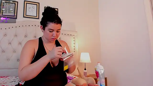 cristhi esterling online show from October 22, 2025, 12:27 pm