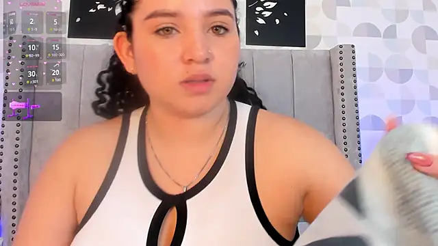 cristhi esterling online show from November 28, 2025, 12:30 pm