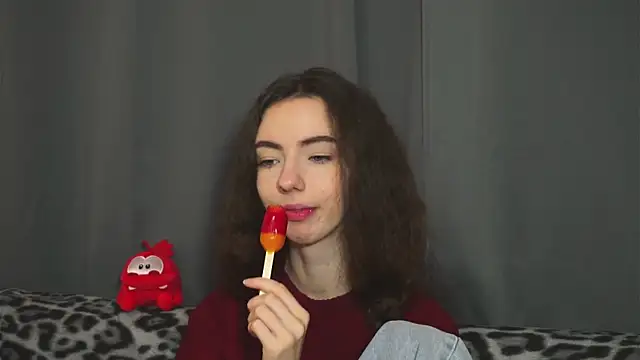 DeneenTurja online show from September 27, 2025, 10:20 am