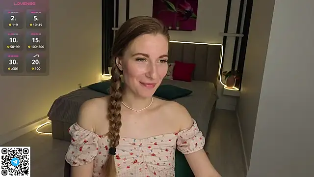 MiaCarver online show from September 17, 2025, 8:27 am
