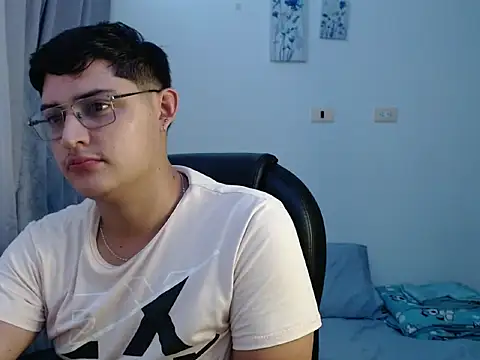 Snapshot of yesitwink_ chatting on May 2, 2026, 3:11 am yesitwink online show from May 2, 2026, 3:11 am