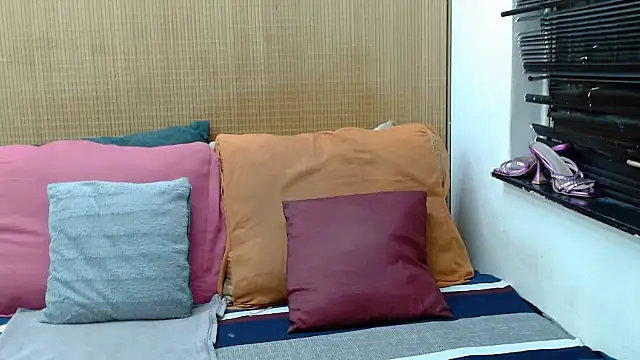 EXOTICBABEXX online show from October 22, 2025, 4:07 pm