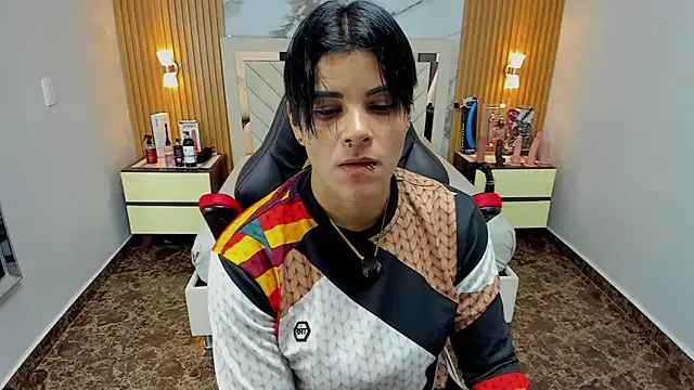 KAROLLJONES1 online show from December 4, 2025, 7:22 pm