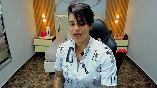 KAROLLJONES1 online show from February 21, 2026, 12:39 pm