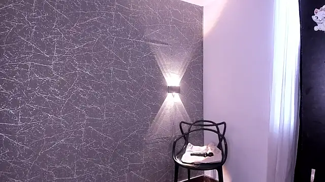 Miss Charlottet online show from October 6, 2025, 9:45 pm