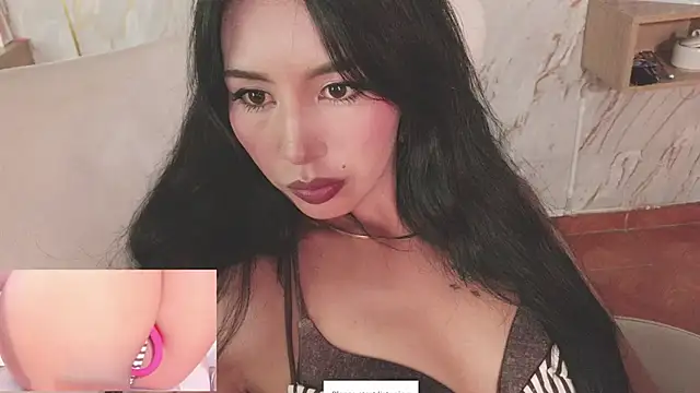 Miss Charlottet online show from March 8, 2026, 11:41 pm