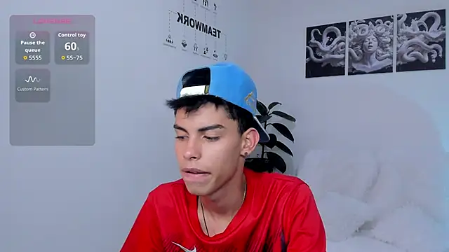 Room 69x online show from November 30, 2025, 5:06 pm