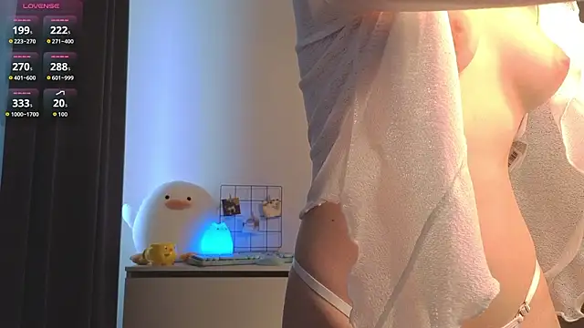 roxydolll online show from March 29, 2026, 2:00 am