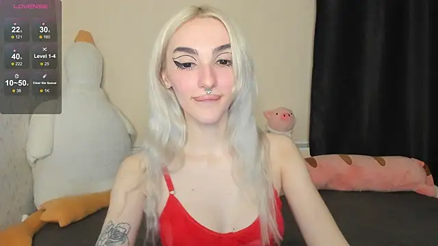 succubantra online show from October 31, 2025, 3:02 pm