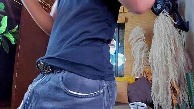 AlanCutee online show from November 28, 2025, 11:46 am