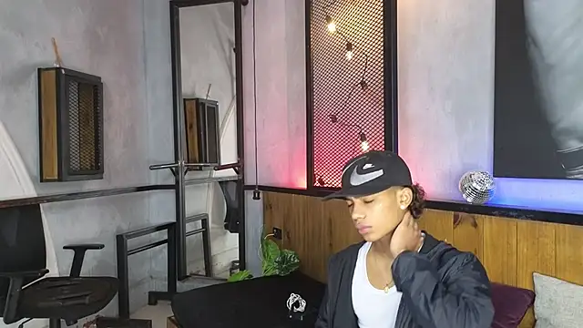 AlanCutee online show from March 16, 2026, 11:47 am