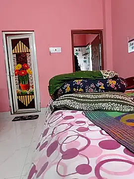 Cute-Swewty online show from July 12, 2026, 7:43 am