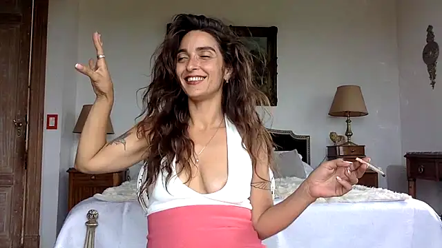 venuslibre online show from November 1, 2025, 7:38 pm