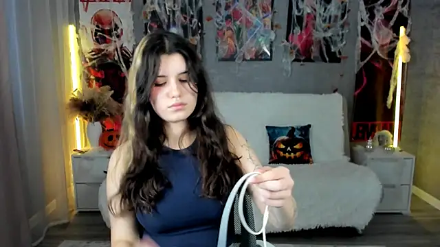 AnoraDark online show from October 27, 2025, 12:42 pm