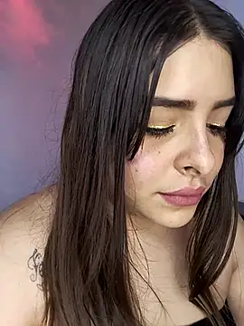 Nahomy cm online show from November 26, 2025, 7:26 pm