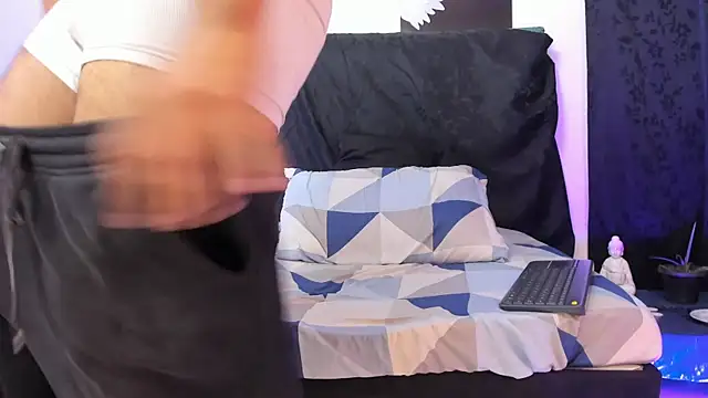 hagen mm online show from September 15, 2025, 11:16 pm