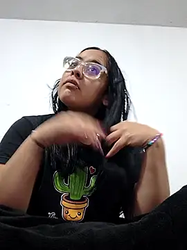 Snapshot of Sofia_leving chatting on September 26, 2025, 2:04 am Sofia leving online show from September 26, 2025, 2:04 am