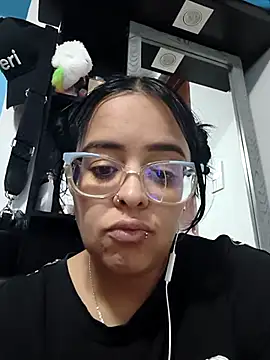 Snapshot of Sofia_leving chatting on November 8, 2025, 3:39 am Sofia leving online show from November 8, 2025, 3:39 am